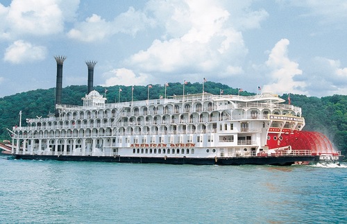 The American Queen paddle-wheeler on the Mississippi River