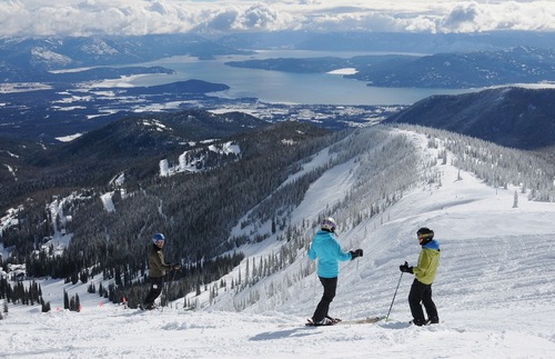 Ski Free If You Fly Alaska Airlines to the Slopes | Frommer's